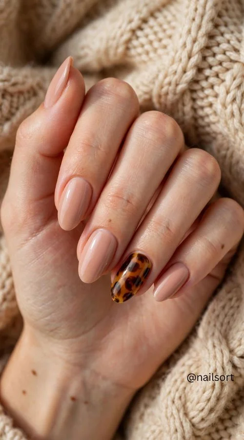 Tortoiseshell Accent Nails